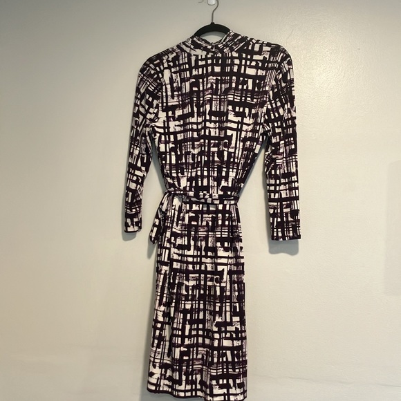 Eliza J Wrap Dress Size 10 Purple Geometric Pattern 3/4 Sleeve Stretchy - Picture 8 of 12